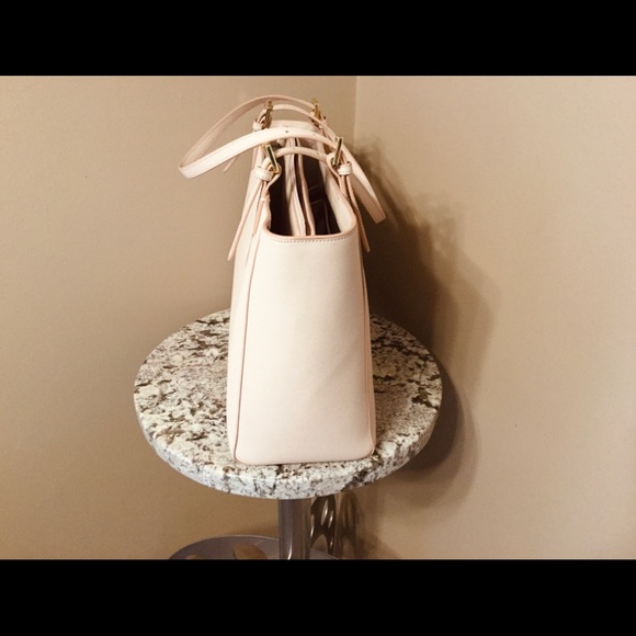 NWOT Tory Burch large leather tote - Picture 4 of 14